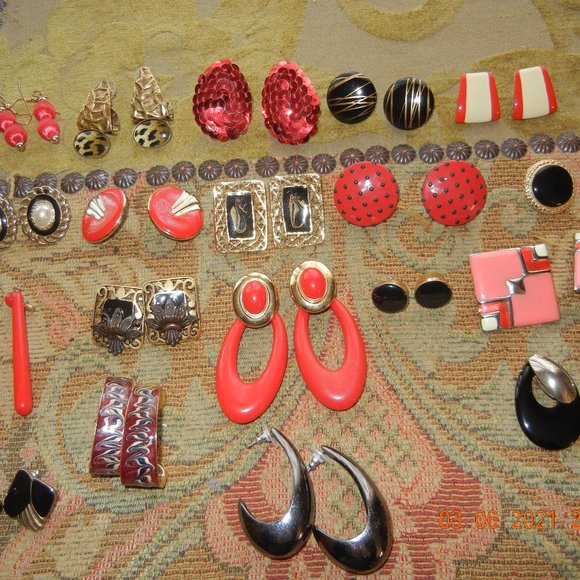 Unbranded Jewelry - Vintage to Now Pierced Earring Bundle (jew23)